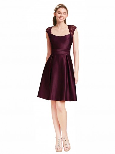 Short Knee Length Lace Bridesmaid Dress with Square Neck